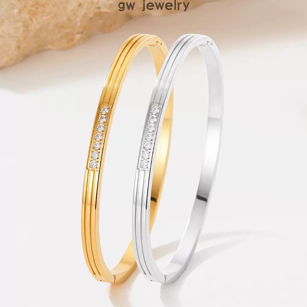Fashionable and light luxury diamond-inlaid bracelet